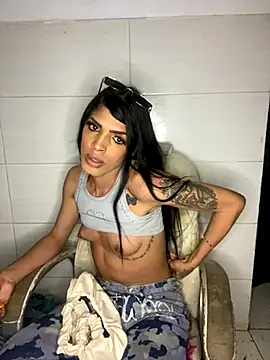 Snapshot of Lady_Dirty444 chatting on November 19, 2025, 7:52 am Lady Dirty444 online show from November 19, 2025, 7:52 am