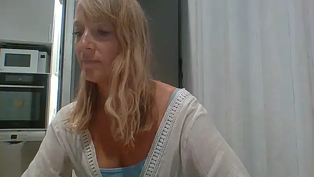 Vexxaa online show from October 9, 2025, 6:28 pm