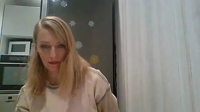 Snapshot of Vexxaa chatting on February 10, 2026, 4:44 pm Vexxaa online show from February 10, 2026, 4:44 pm