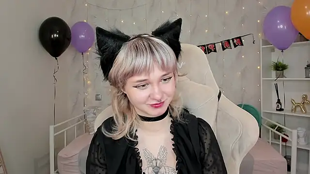 Snapshot of Tori_Cutie chatting on October 23, 2025, 2:00 am Tori Cutie online show from October 23, 2025, 2:00 am