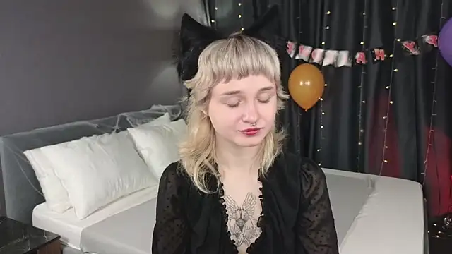 Snapshot of Tori_Cutie chatting on October 30, 2025, 12:12 am Tori Cutie online show from October 30, 2025, 12:12 am