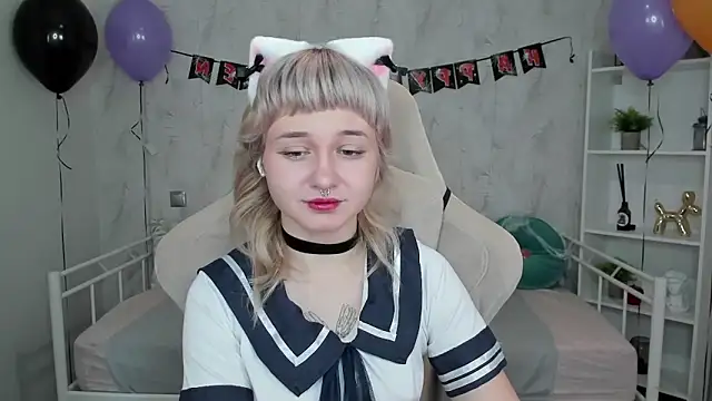 Snapshot of Tori_Cutie chatting on October 31, 2025, 12:00 am Tori Cutie online show from October 31, 2025, 12:00 am