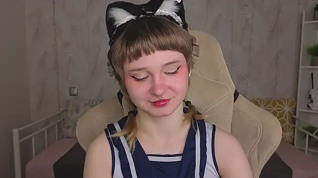 Tori Cutie online show from April 24, 2026, 12:02 am