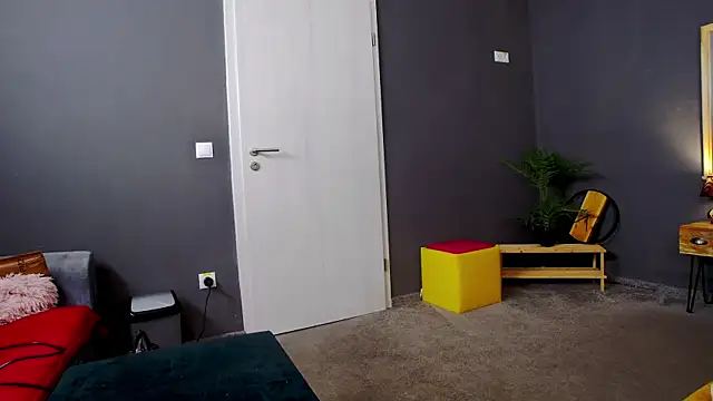 Jessica White  online show from April 17, 2026, 4:15 am