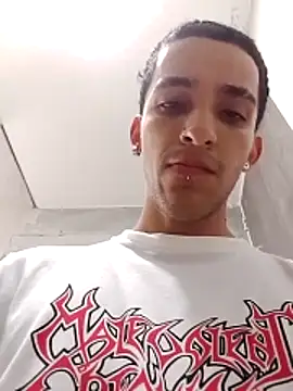 Khalifaxxx online show from April 17, 2026, 6:44 pm