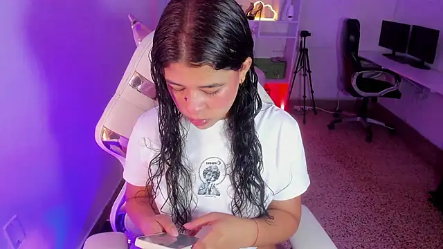 Snapshot of Ivy_nt chatting on November 14, 2025, 12:48 pm Ivy nt online show from November 14, 2025, 12:48 pm