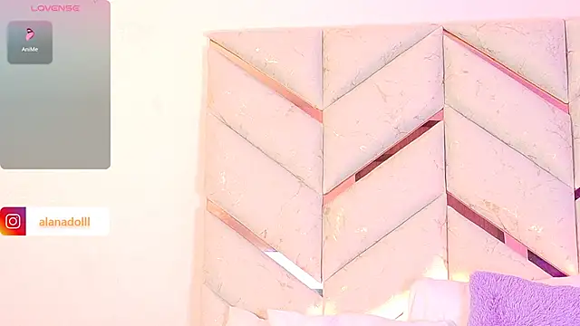 Snapshot of AlanaDoll chatting on February 11, 2026, 2:44 pm AlanaDoll online show from February 11, 2026, 2:44 pm