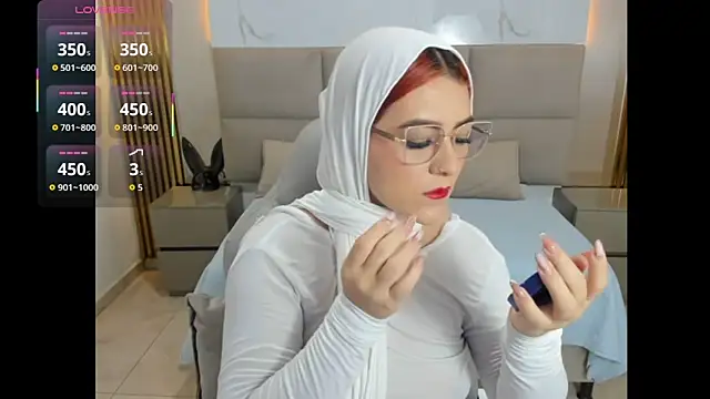 Snapshot of Nazly_farhat chatting on September 12, 2025, 2:00 am Nazly farhat online show from September 12, 2025, 2:00 am