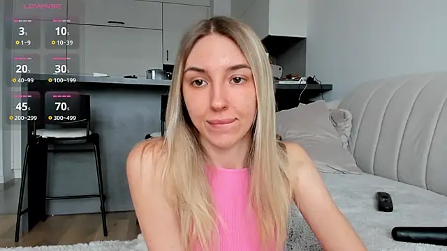 Snapshot of Sunny_Rina_ chatting on February 5, 2026, 9:03 am Sunny Rina online show from February 5, 2026, 9:03 am