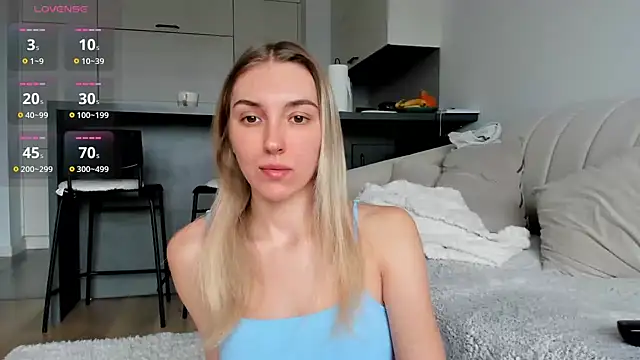 Snapshot of Sunny_Rina_ chatting on April 11, 2026, 7:13 am Sunny Rina online show from April 11, 2026, 7:13 am