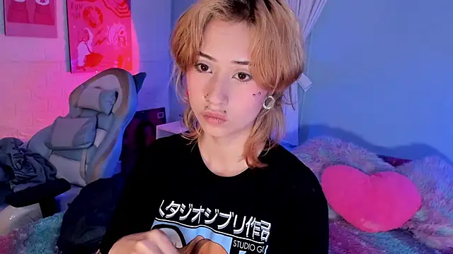 Hannahpage online show from October 14, 2025, 11:44 am