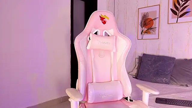 Ayleen Dunkan online show from September 18, 2025, 12:18 pm