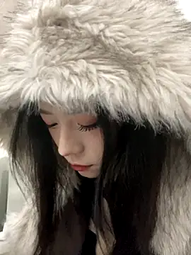 yuanyuanzi99 online show from November 14, 2025, 11:09 am