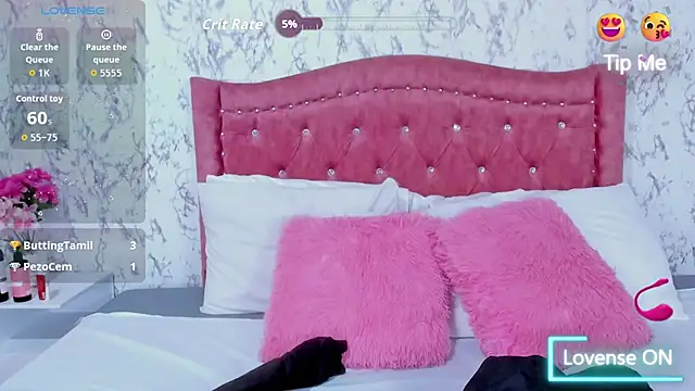 Snapshot of SofiiFoox chatting on October 18, 2025, 11:33 am SofiiFoox online show from October 18, 2025, 11:33 am