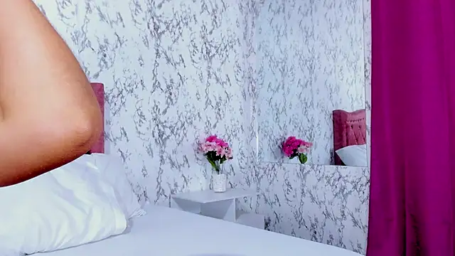 Snapshot of SofiiFoox chatting on November 14, 2025, 11:20 am SofiiFoox online show from November 14, 2025, 11:20 am