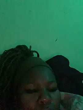 Snapshot of Seductive_Yellow_Titties chatting on May 29, 2026, 1:47 am Seductive Yellow Titties online show from May 29, 2026, 1:47 am