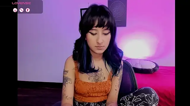 atenea dragon   online show from April 20, 2026, 8:43 pm