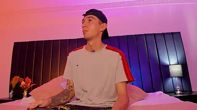 dominik thompson777 online show from October 5, 2025, 3:16 am