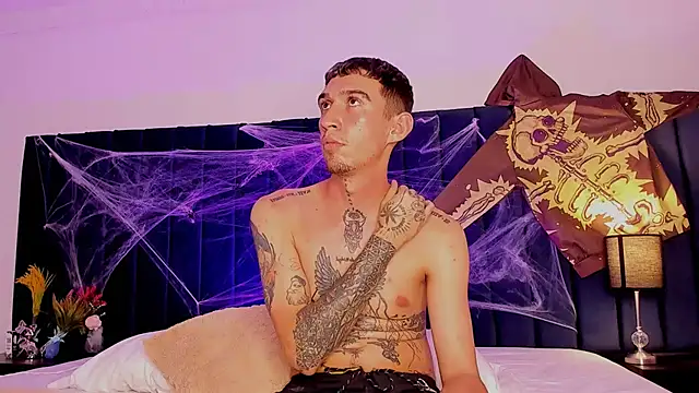 dominik thompson777 online show from November 1, 2025, 3:41 am