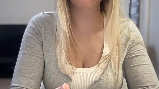 KristinaCake online show from November 15, 2025, 12:02 pm