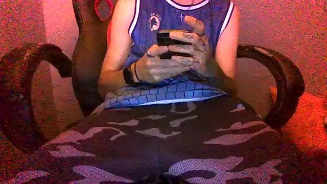 Snapshot of Dikklauss chatting on October 22, 2025, 7:13 pm Dikklauss online show from October 22, 2025, 7:13 pm