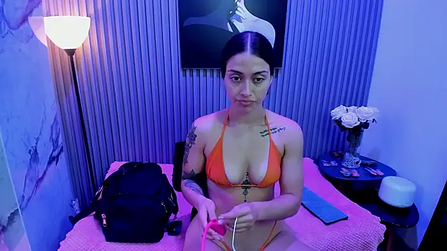 CloeyMiller online show from November 5, 2025, 2:39 pm