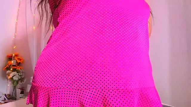 Snapshot of Rachellcooperrr chatting on October 17, 2025, 8:39 am Rachellcooperrr online show from October 17, 2025, 8:39 am