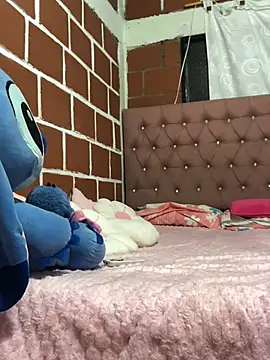 Rachellcooperrr online show from May 5, 2026, 12:51 am