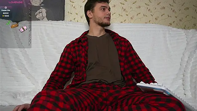 johnstoneisland online show from December 22, 2025, 9:17 am