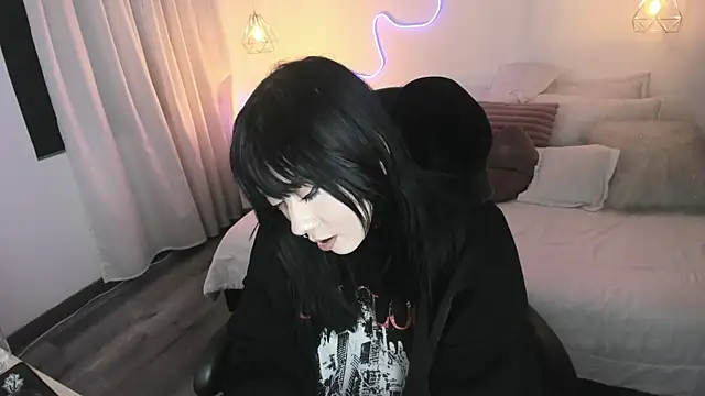 Noahcryptic online show from July 14, 2026, 10:21 am