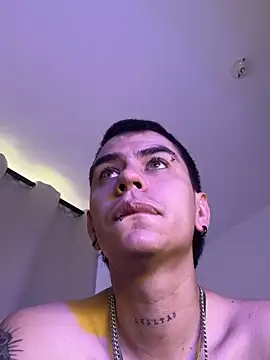 Snapshot of chris_suarez chatting on March 28, 2026, 3:44 pm chris suarez online show from March 28, 2026, 3:44 pm