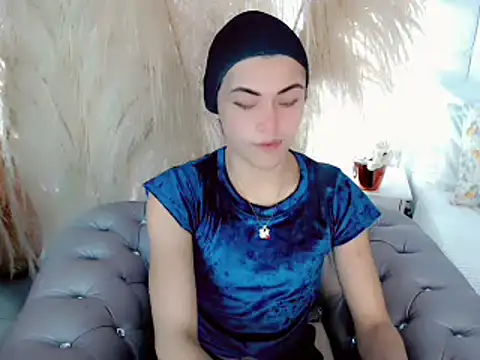 nathalialoes1 online show from October 10, 2025, 7:02 pm