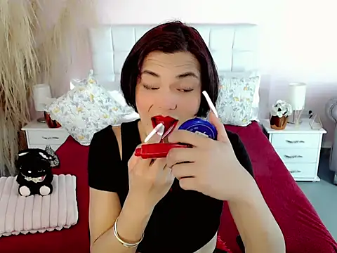 nathalialoes1 online show from November 7, 2025, 7:25 pm