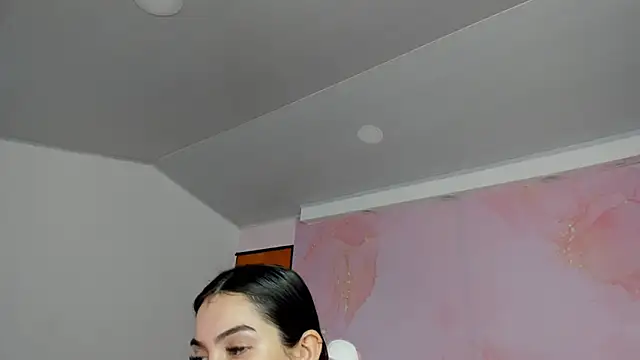 milk candy18 online show from September 28, 2025, 12:21 pm