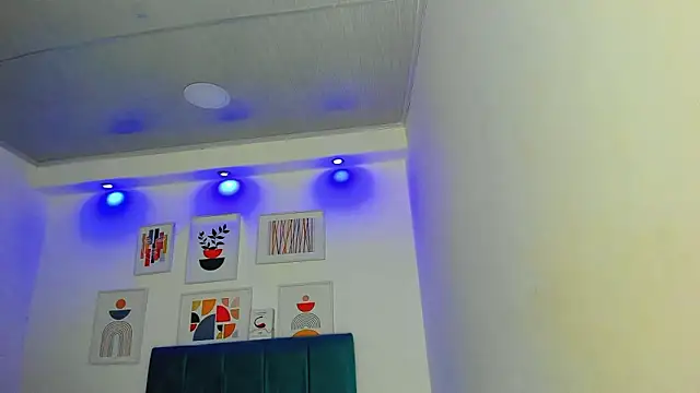 milk candy18 online show from December 14, 2025, 10:31 am