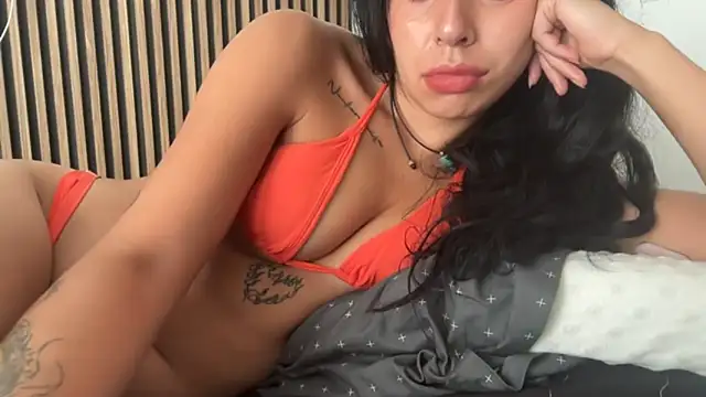 sweetbrunette22 online show from April 9, 2026, 10:48 pm