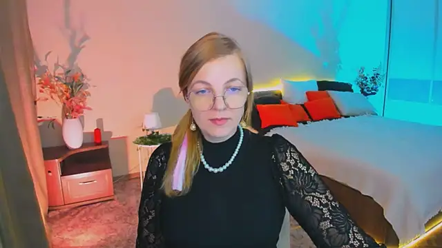 YourUniverser online show from November 4, 2025, 9:41 am