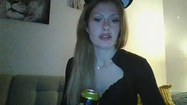 Snapshot of SagaNordic chatting on October 8, 2025, 7:55 pm SagaNordic online show from October 8, 2025, 7:55 pm
