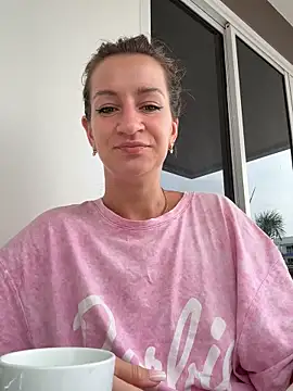 EvvaMur online show from November 19, 2025, 1:38 am