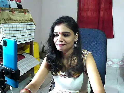 Snapshot of KELYN32458 chatting on October 1, 2025, 8:42 am KELYN32458 online show from October 1, 2025, 8:42 am
