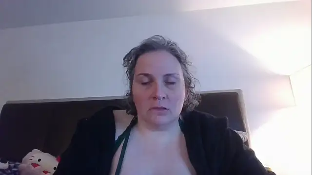 EdenArcadia online show from April 4, 2026, 8:56 am