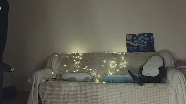 Snapshot of Pixxxis chatting on October 21, 2025, 2:12 am Pixxxis online show from October 21, 2025, 2:12 am