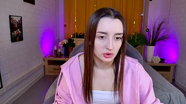 AliceLids online show from December 15, 2025, 1:15 pm