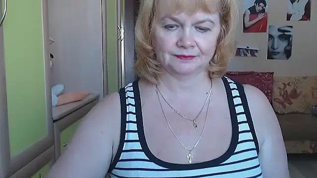 Snapshot of LilyHotlens chatting on October 1, 2025, 8:20 am LilyHotlens online show from October 1, 2025, 8:20 am