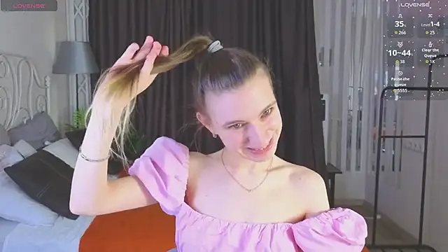 kaleriyaa  online show from April 10, 2026, 1:33 am