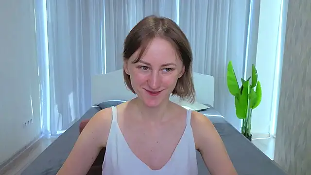 LuluChiiii online show from October 5, 2025, 10:46 am