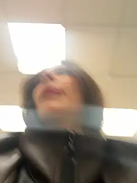 kittyCarrol online show from April 30, 2026, 10:10 am