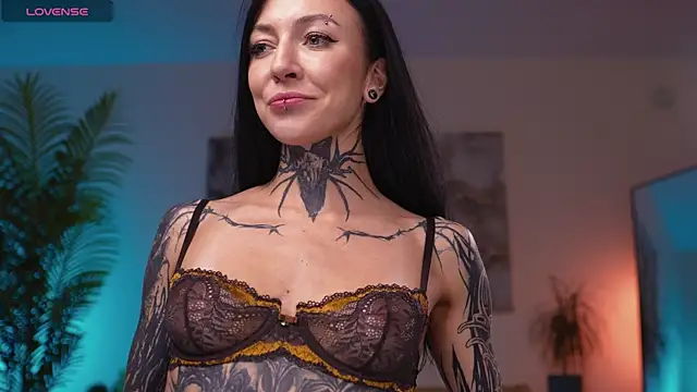 Snapshot of Alise_Eve_ chatting on September 30, 2025, 6:24 pm Alise Eve online show from September 30, 2025, 6:24 pm