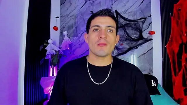 William Steel  online show from October 26, 2025, 3:56 am