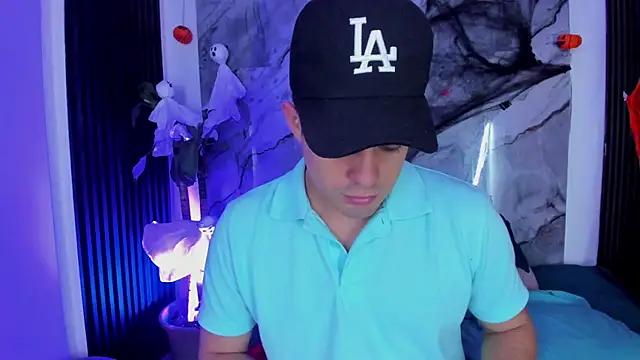 William Steel  online show from October 28, 2025, 3:32 am